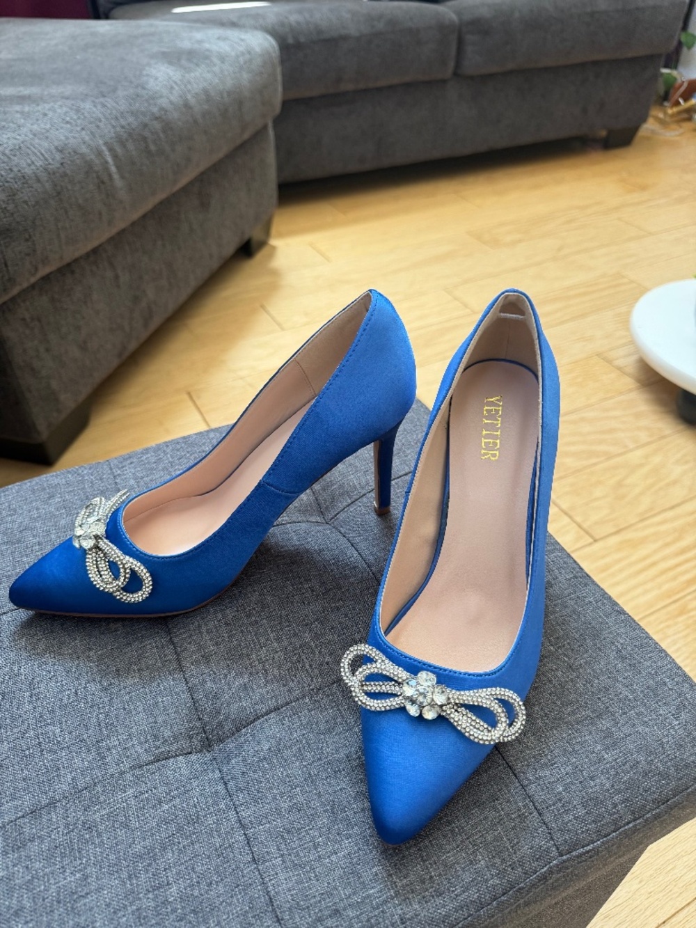 Yetier Women’s Rhinestone shoes